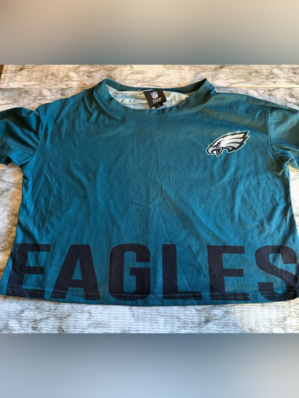 ⭐️ 3/$20 NFL Philadelphia Eagles green women’s Crop Tee with Eagles Logo S